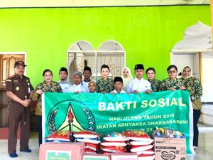 Read more about the article Kejaksaan Negeri Kaimana bersama Ikatan Adhyaksa Dharmakarini Daerah Kaimana melakukan kegiatan bakti sosial